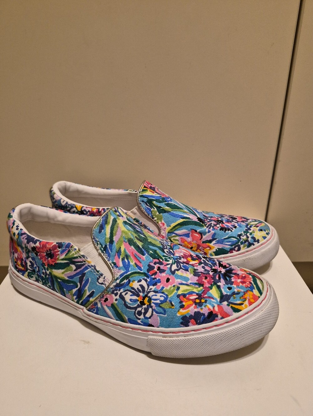 Lilly Pulitzer "Julie" Amalfi Blue Alligator Isle Slip-On Sneakers Sz.6 Ret.$168